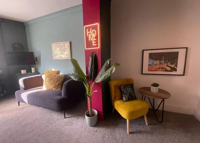 Garden Town Flat Central Accommodating 8 Guests
