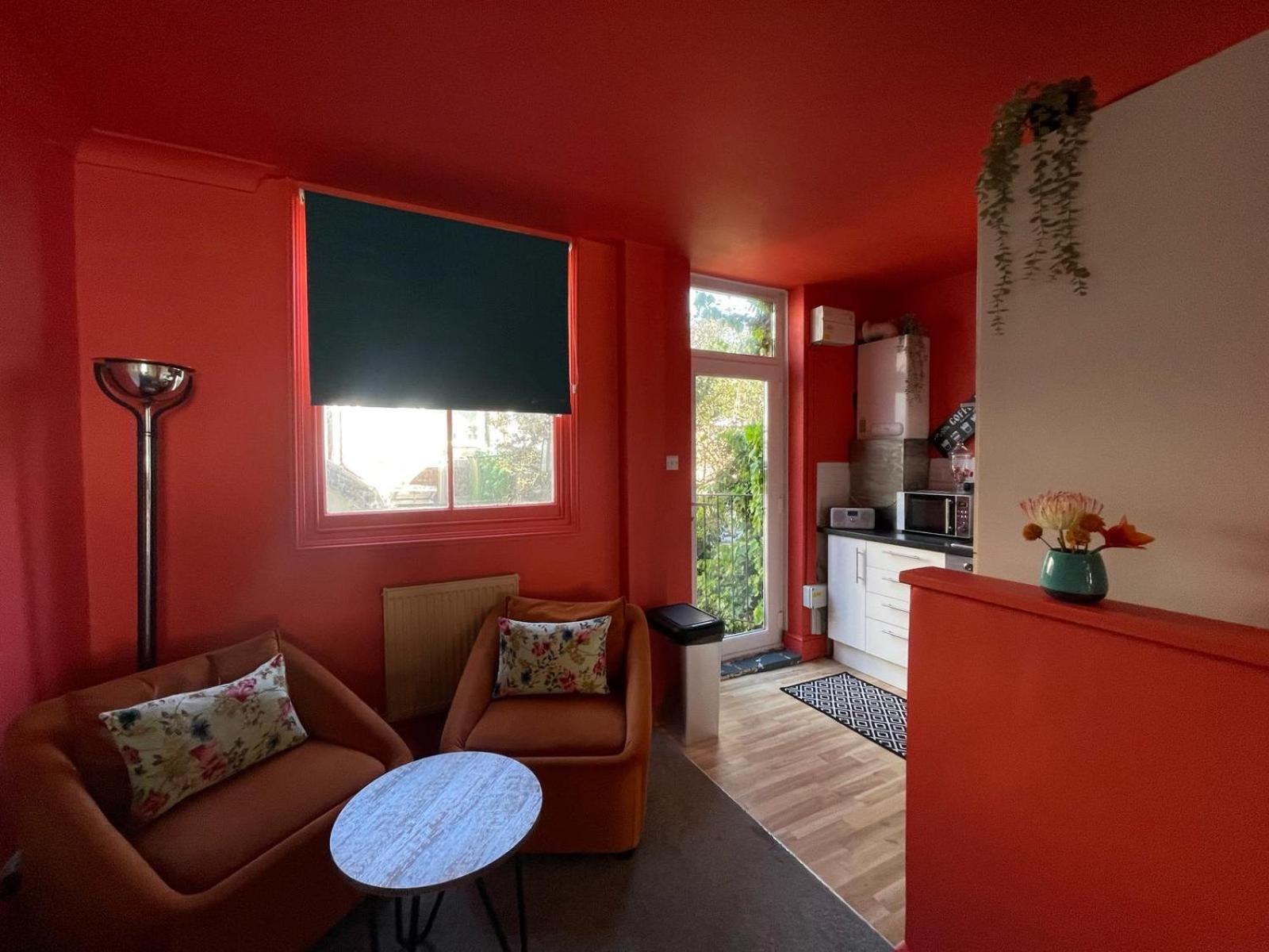 Garden Town Flat Accommodating 8 Guests Appartement *