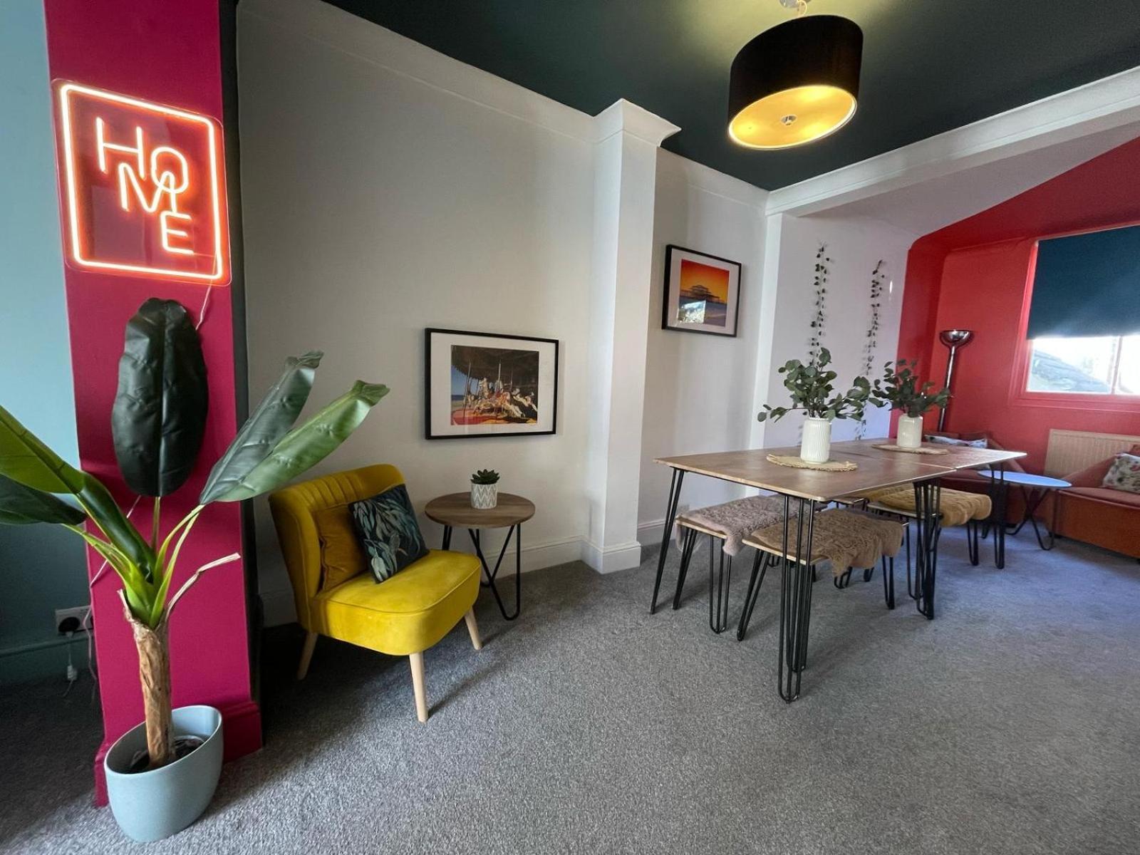 Garden Town Flat Accommodating 8 Guests Appartement *